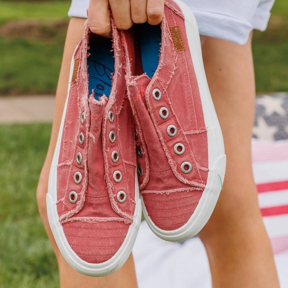 NWT Play Canvas Slip on Sneaker